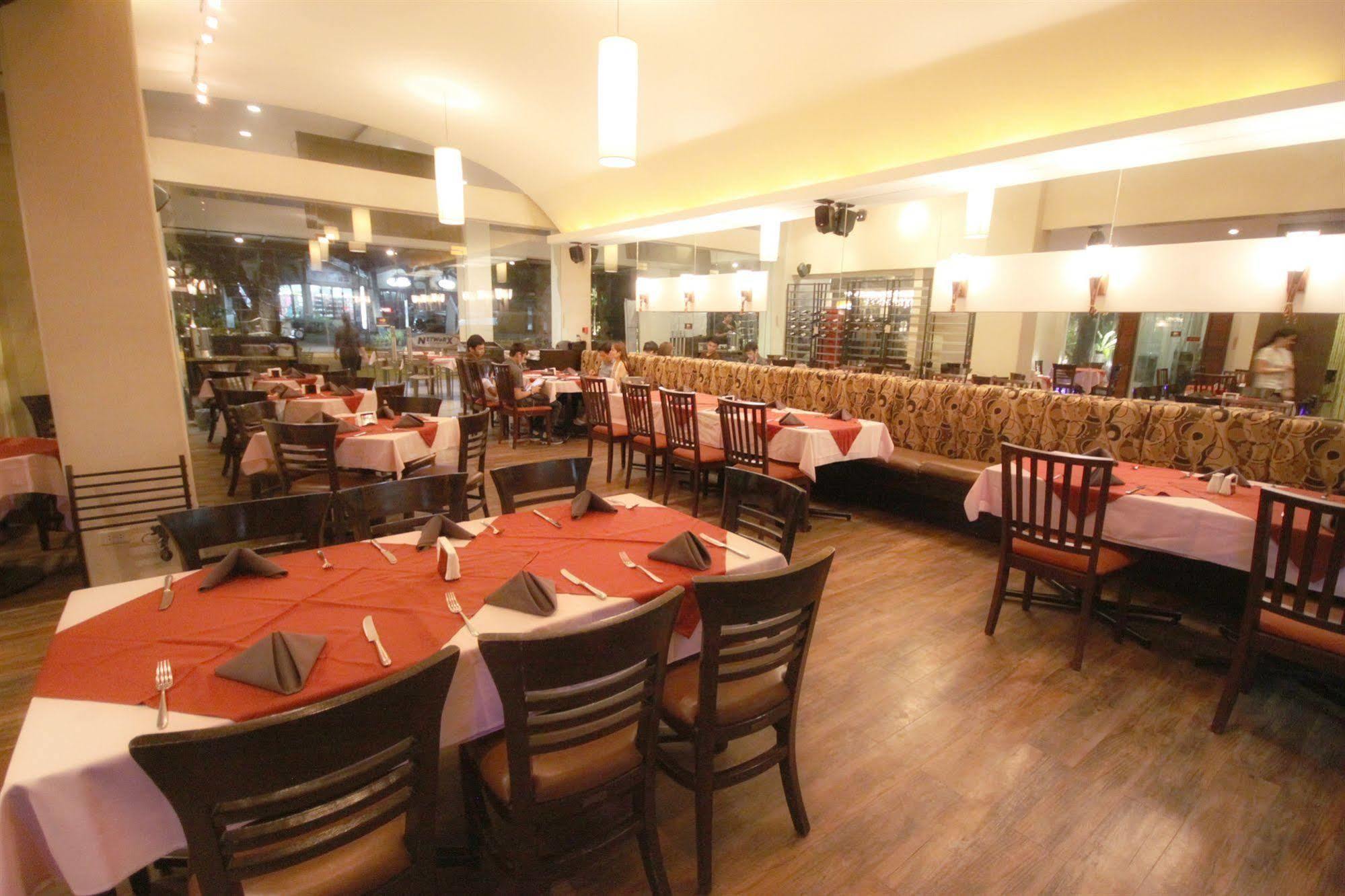 Court Meridian Hotel & Suites Olongapo Exteriér fotografie