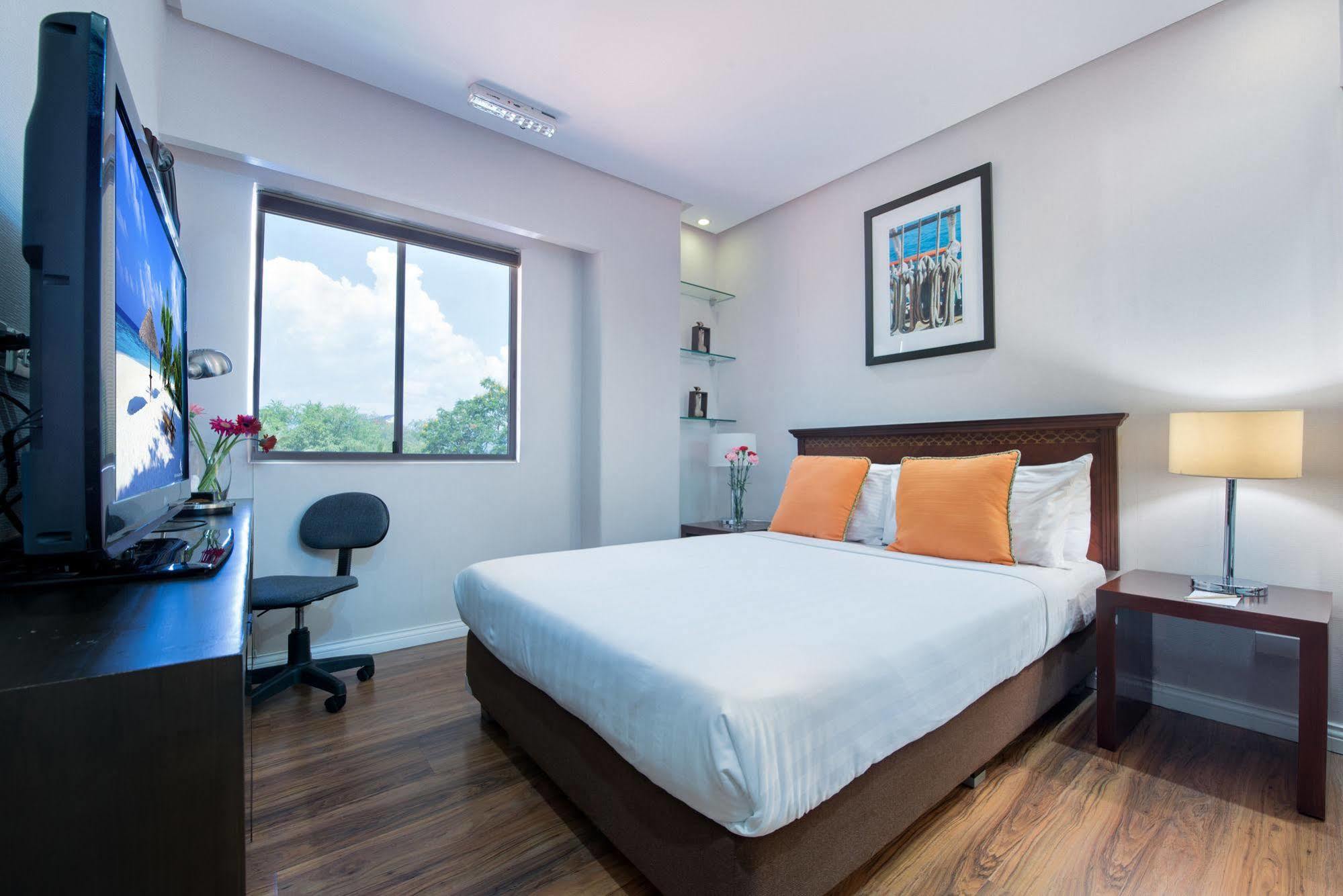 Court Meridian Hotel & Suites Olongapo Exteriér fotografie