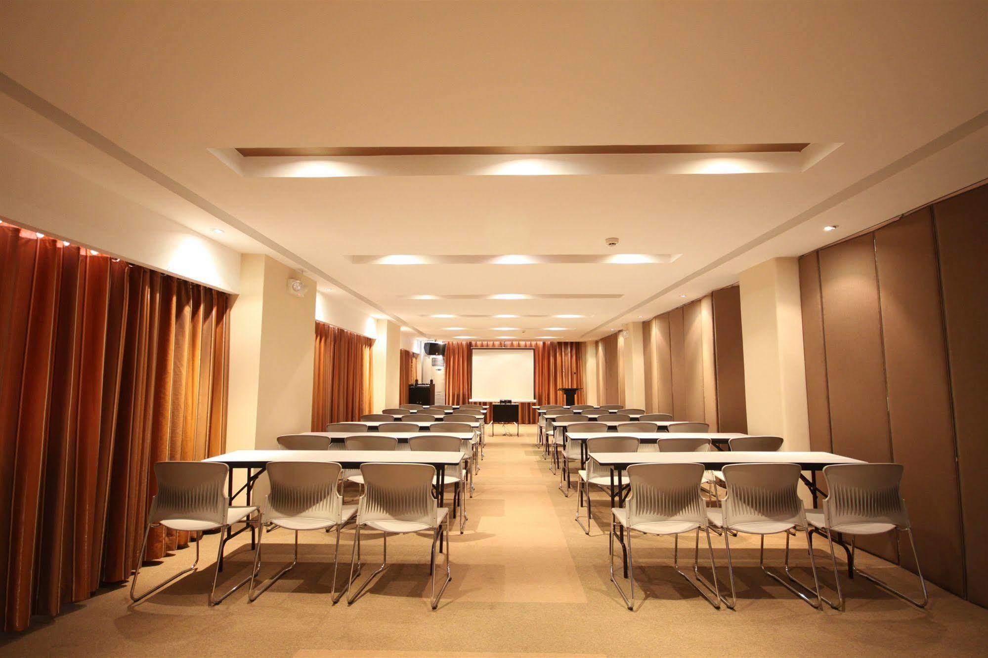 Court Meridian Hotel & Suites Olongapo Exteriér fotografie